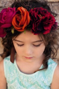teal-and-red-family-photo-colors-floral-crown